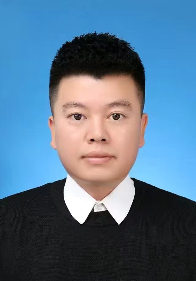 ​李坤