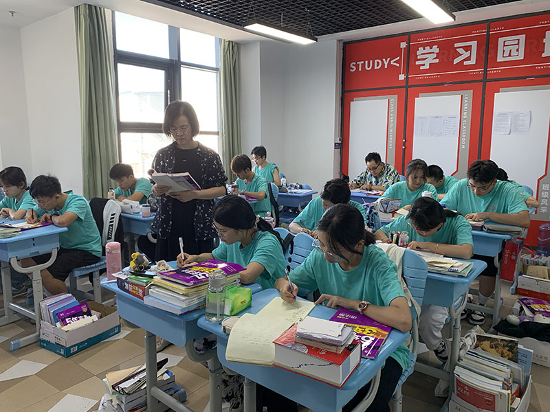  高三复读生逆袭之路：科学定制学习计划，重启圆梦之旅